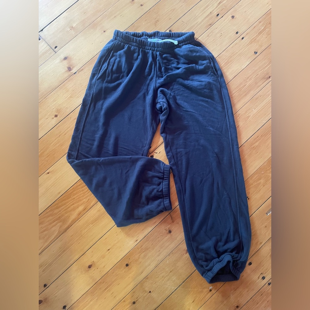 Perfect white tee sweatpants, vintage black (very dark grey), size XS, worn once - Picture 6 of 7